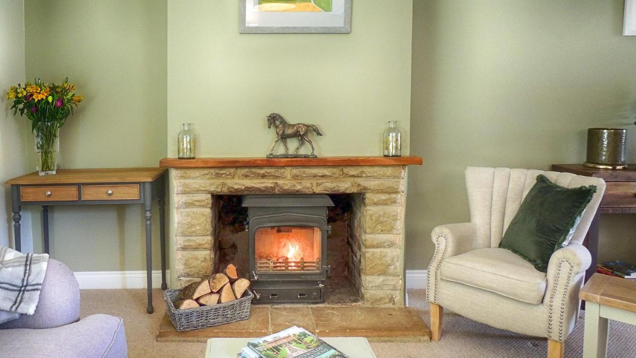 คอตส์โวลด์ คอทเทจ เจมส์ - ไอวี่ คอทเทจ Villa Bourton-on-the-Water ภายนอก รูปภาพ